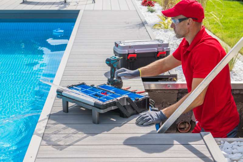 Pool contractor in Miami FL